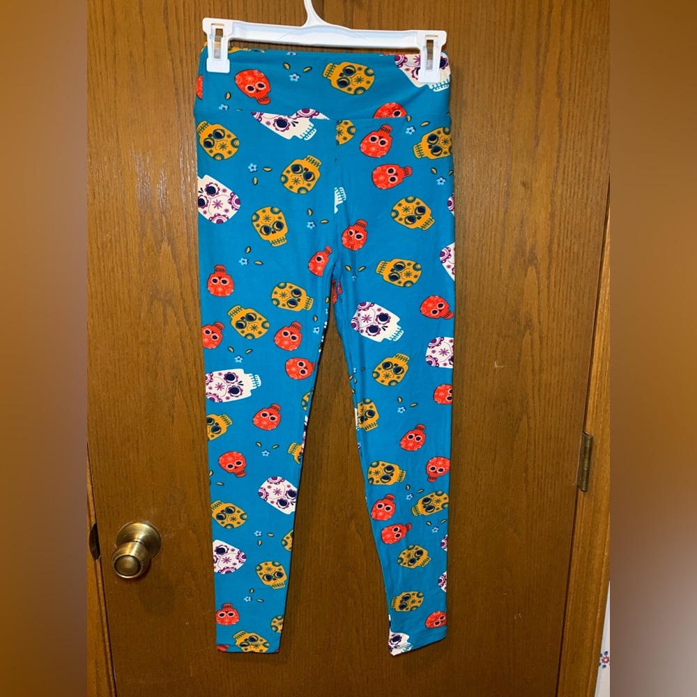 NWOT- LuLaRoe One Size Blue Sugar Skull Print Leggings